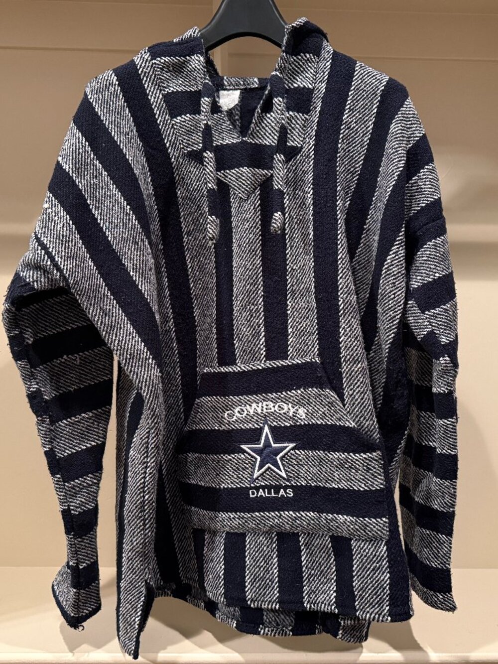 Dallas Cowboys Pancho Hoodie Made in Mexico Size X-Large